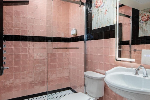 Grand Galvez Resort, Autograph Collection image 26