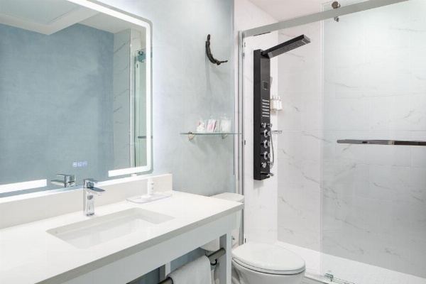 Grand Galvez Resort, Autograph Collection image 29